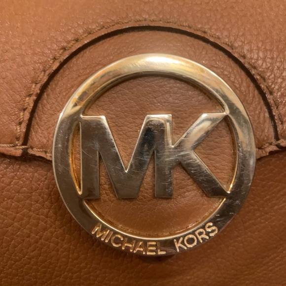 Michael Kors Large Pebbled Leather Shoulder Bag - Picture 6 of 16